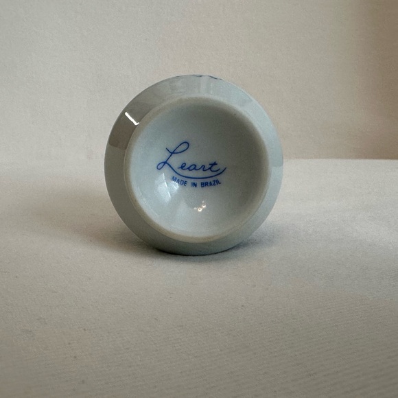 !! SOLD !! Vintage blue & white bud vase #budvase #blue&white #vintage Leart - Picture 4 of 5